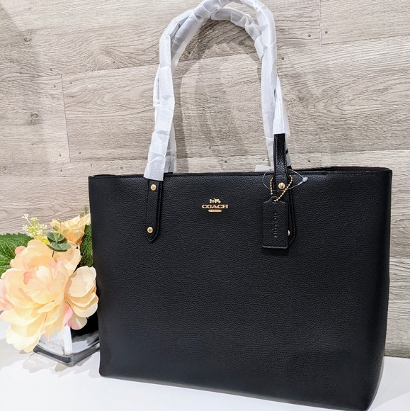 Coach Handbags - Coach Central Tote With Zip